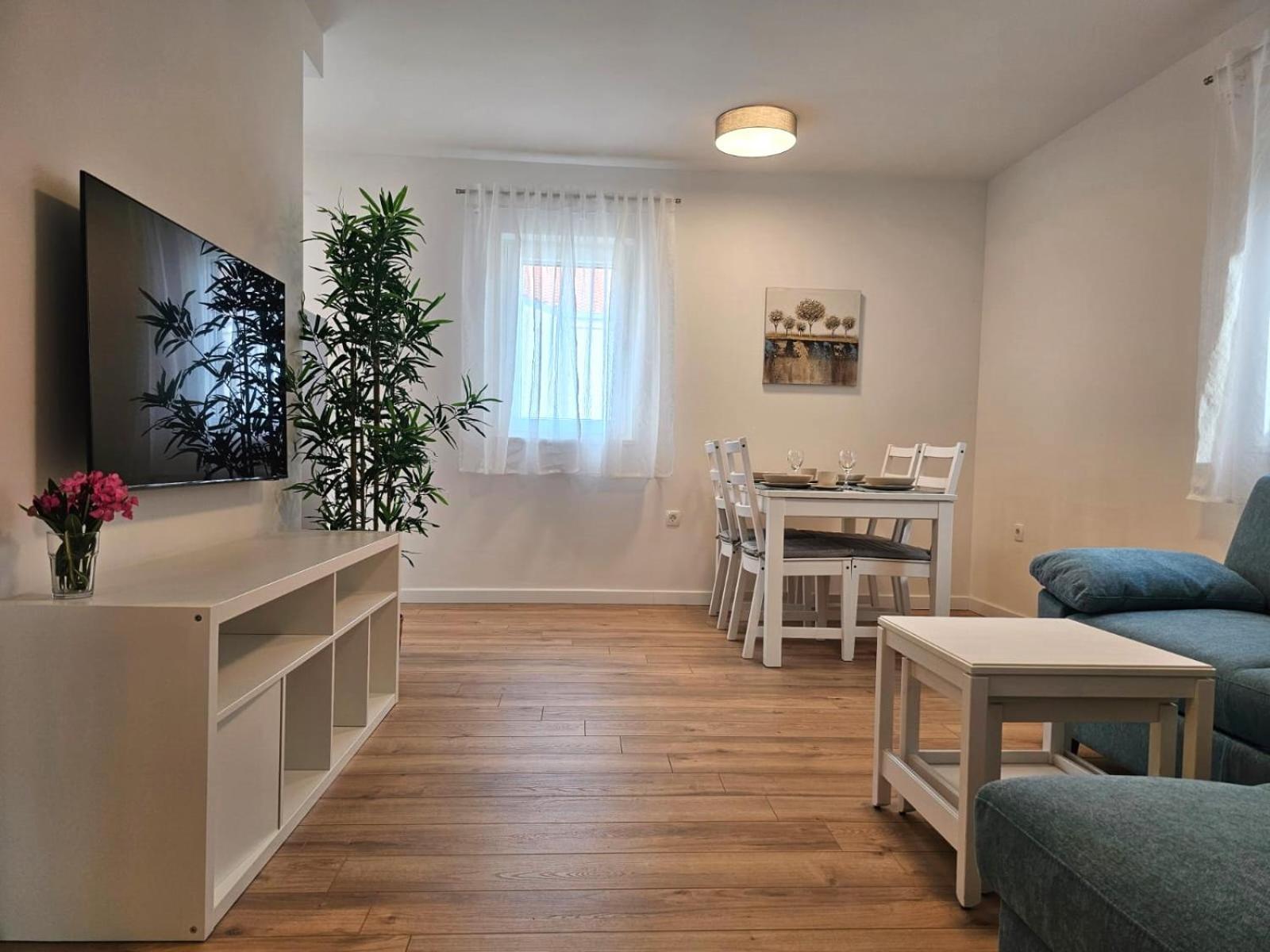 Apartments Miamare 2 Primosten Bilik gambar