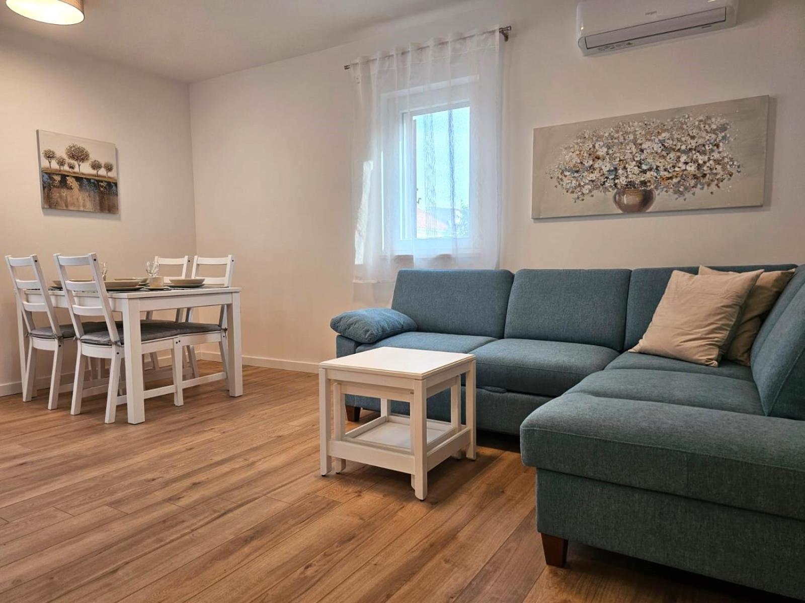 Apartments Miamare 2 Primosten Bilik gambar